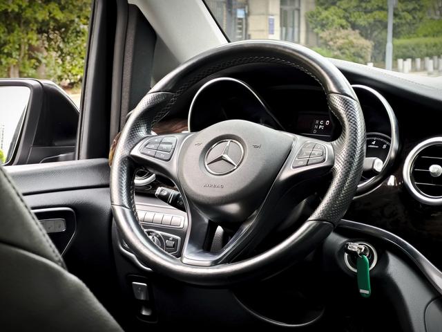 Mercedes-Benz C AMG New Energy 2017 car image #12