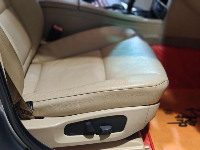 BMW X7 M60i 2010 car image #12