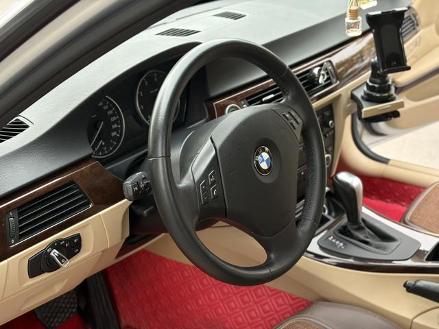 BMW i5 M60 2011 car image #12