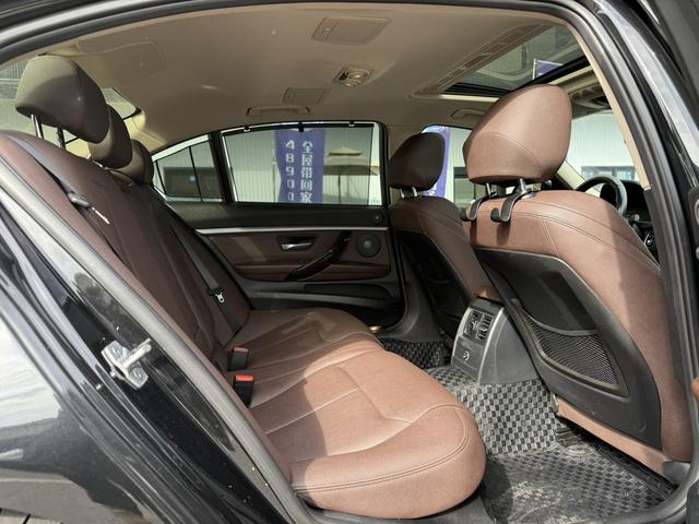 BMW X7 M60i 2018 car image #12