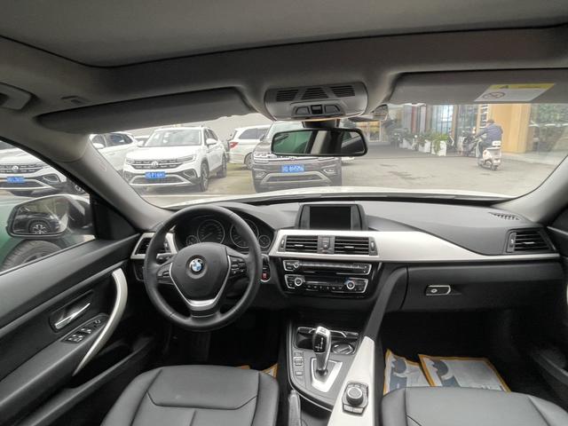 BMW i5 M60 2016 car image #12