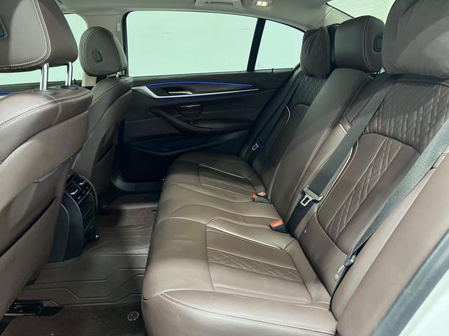 BMW i5 M60 2019 #12 BMW i5 M60 2019 car image #12