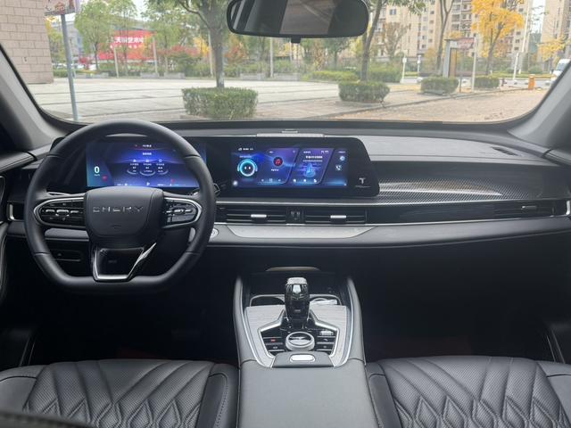 Chery Tiggo 8 Plus e+ 2024 car image #12