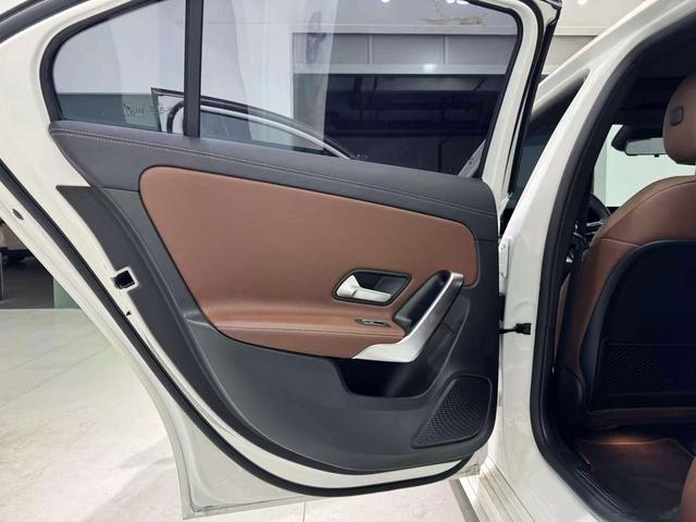 Mercedes-Benz R Class 2024 #12 Mercedes-Benz R Class 2024 car image #12