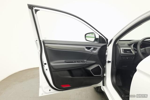 Livan Maple 60S 2023 imagen de coche #12