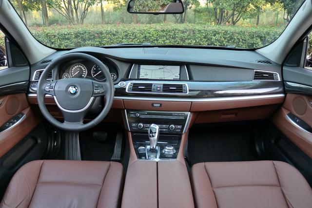 BMW 5 Series GT 2012 #12 BMW 5 Series GT 2012 صورة سيارة #12