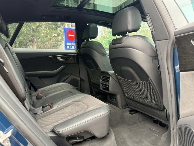 Audi Q8 2021 car image #12