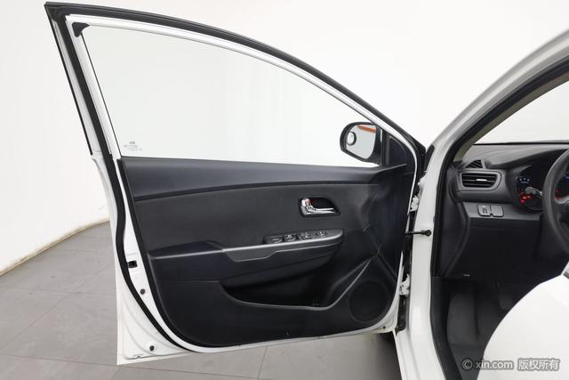 起亚 起亚K2 2013 汽车图片 #12