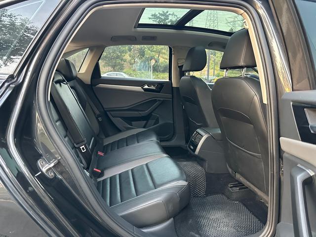 Volkswagen Sagitar 2022 immagine di auto #12