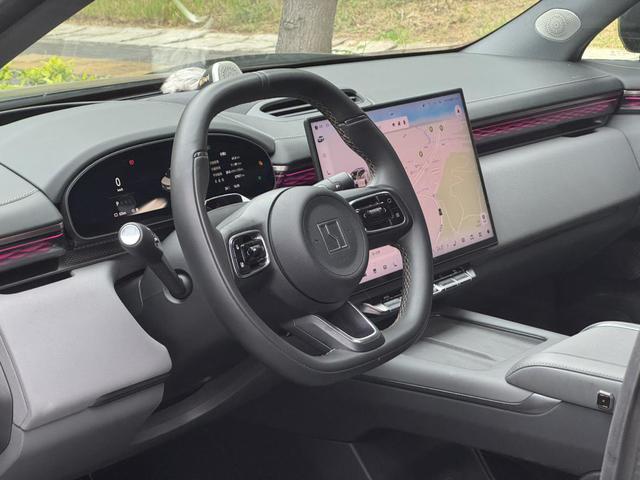 Zeekr 7X 2024 car image #12