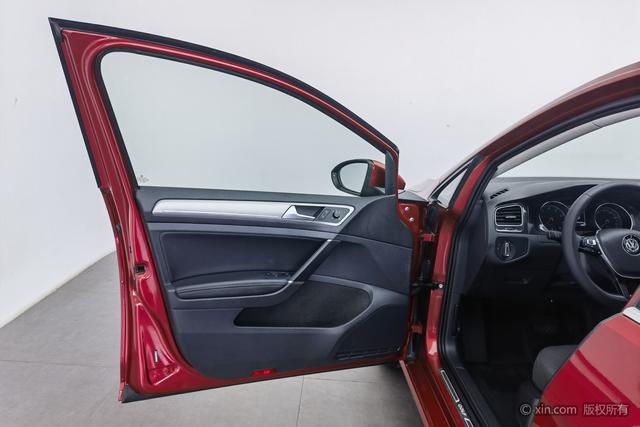 Volkswagen Golf 2019 car image #12