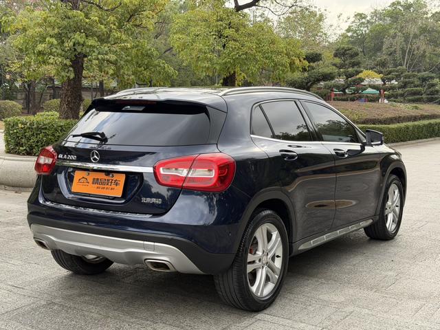 Mercedes-Benz GLA Class 2015 car image #12