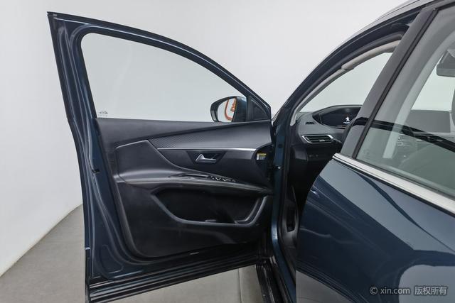 Peugeot 5008 2017 car image #12