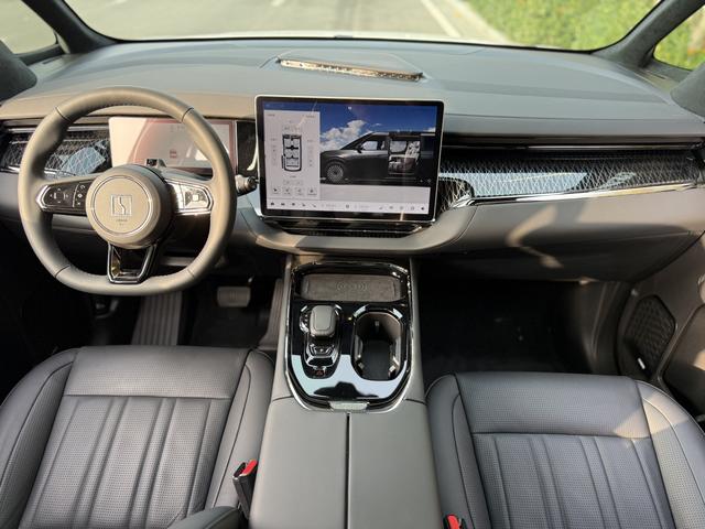 Zeekr 2024 car image #12