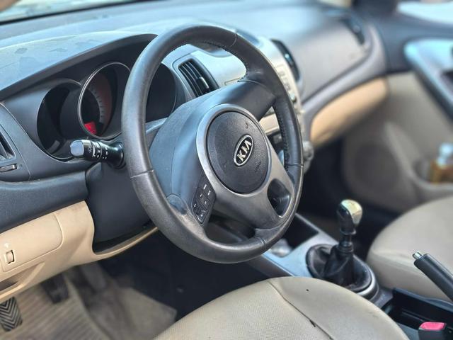 Kia Forte 2009 imagen de coche #12