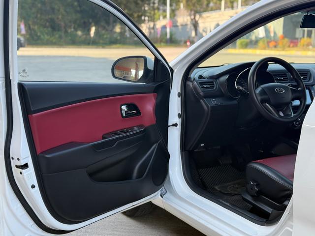 Kia K2 2014 car image #12