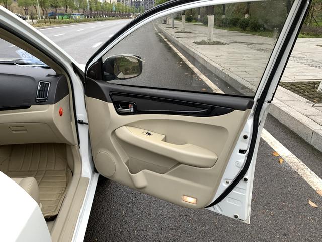 GEELY GC7 2013 car image #12
