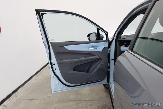 Livan 7 2023 car image #12