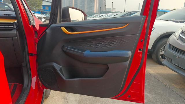 Livan X3 PRO 2023 изображение автомобиля #12