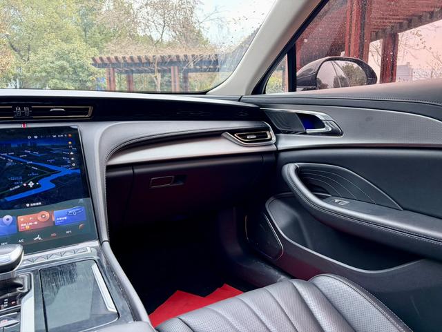 HongQi H5 2023 car image #12