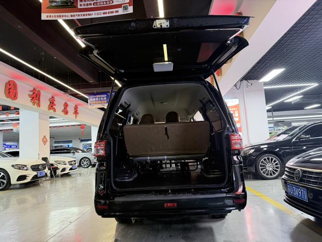 Forthing Lingzhi 2021 #12 Forthing Lingzhi 2021 car image #12