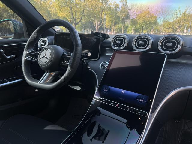 Mercedes-Benz C Class 2023 car image #12