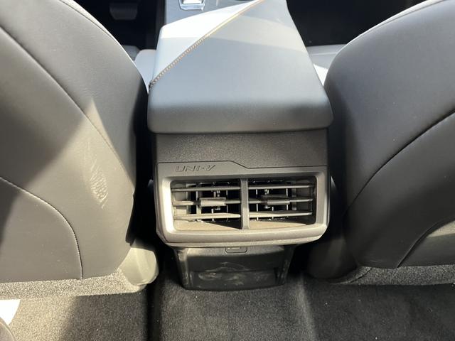 Changan UNI-V iDD 2024 car image #12