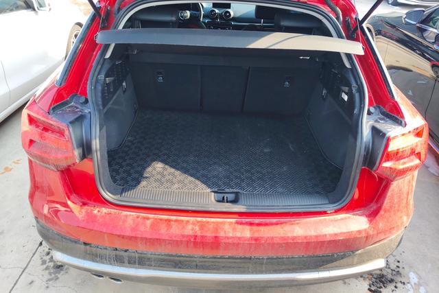 Audi Q2L 2020 car image #12