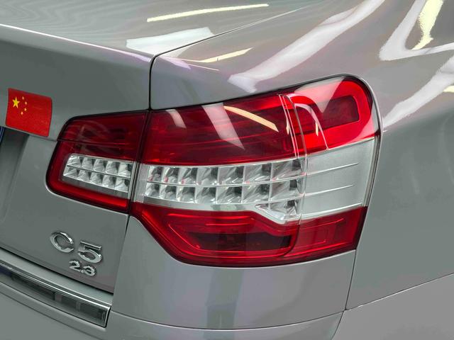 Citroen C5 2012 car image #12