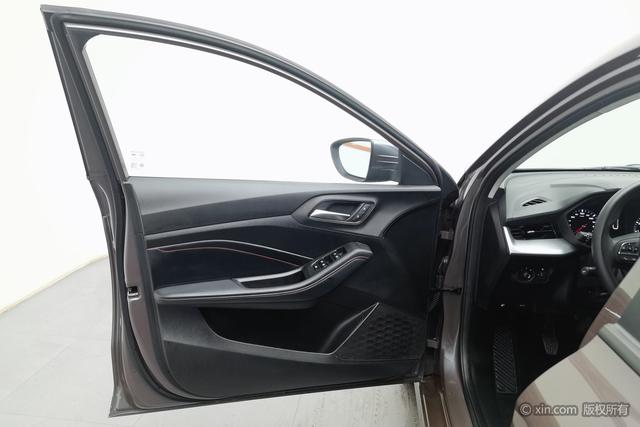 MG 2024 immagine di auto #12