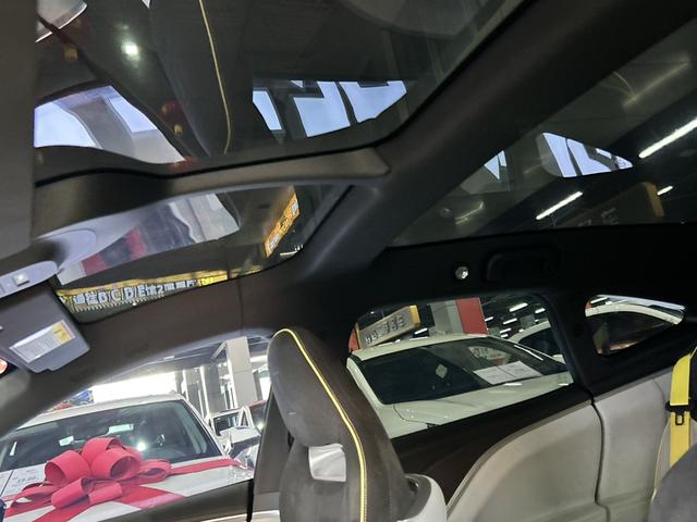 Avatr 11 2023 car image #12