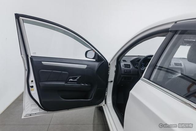 Forthing JOYEAR S50 2015 car image #12