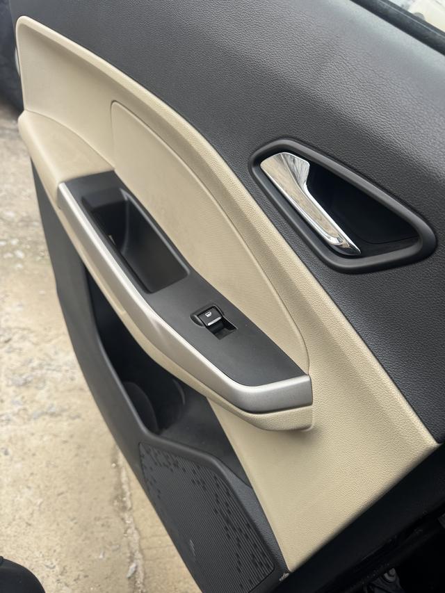 Ford Escort 2015 изображение автомобиля #12