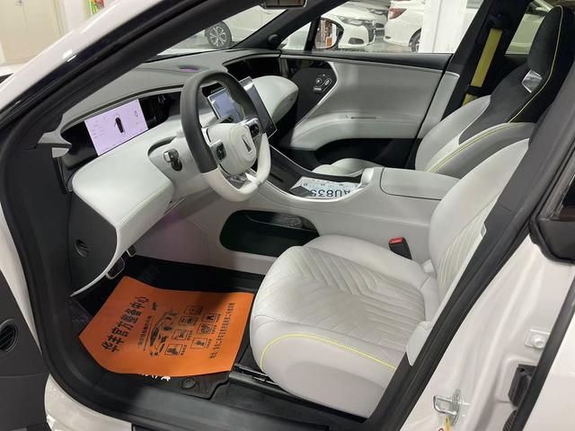 Avatr 11 2023 car image #12