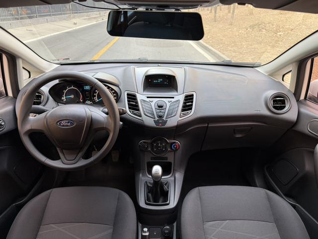 Ford Fiesta 2014 car image #12