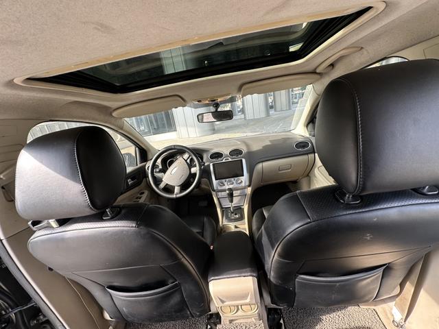 Ford Focus 2009 image de voiture #12