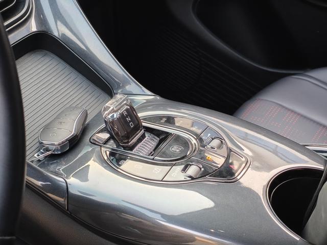 BYD e2 2023 immagine di auto #12