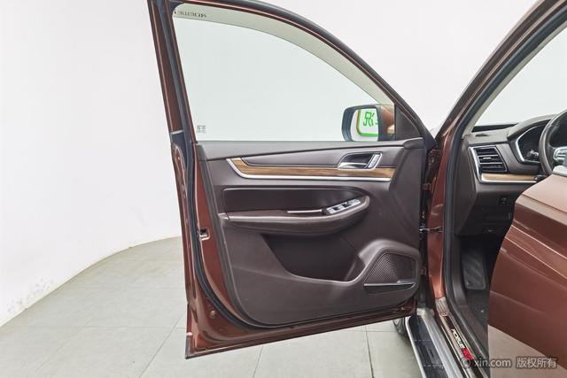 Roewe RX8 2019 car image #12