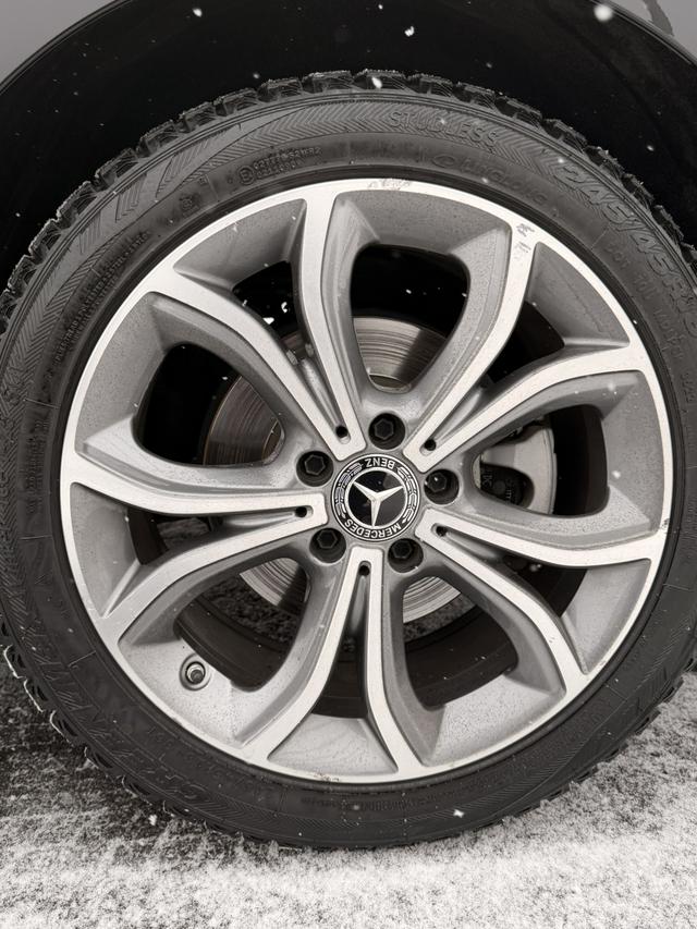 Mercedes-Benz 2022 car image #12