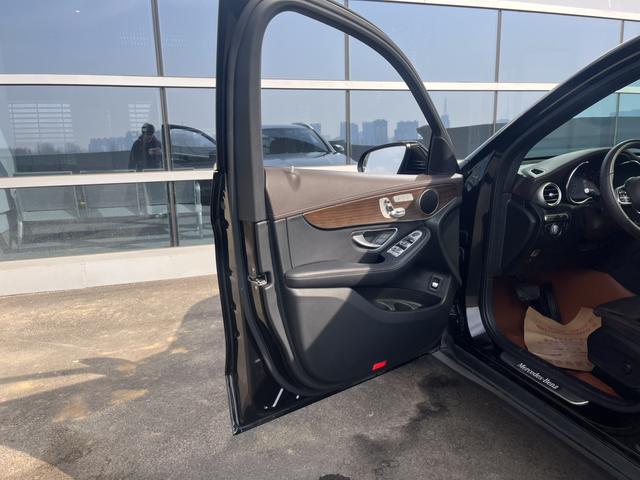 Mercedes-Benz GLC Class 2022 immagine di auto #12