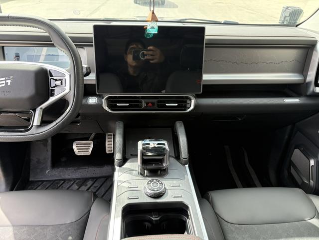 2024 car image #12