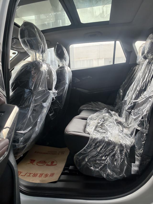 JAC X8 PLUS 2024 car image #12