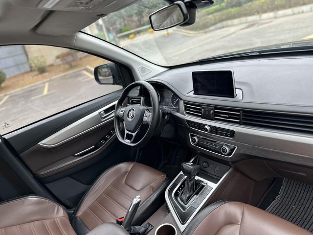 Forthing JOYEAR X6 2017 car image #12