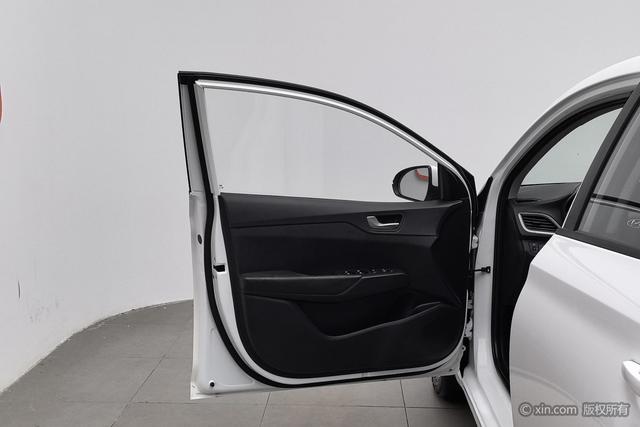 Hyundai 2016 car image #12