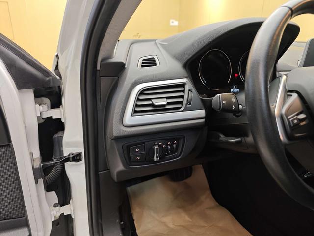 BMW 1 Series 2018 car image #12