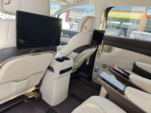 Denza D9 2024 изображение автомобиля #12