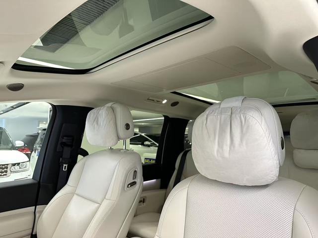 理想汽车 理想MEGA 2025 汽车图片 #12