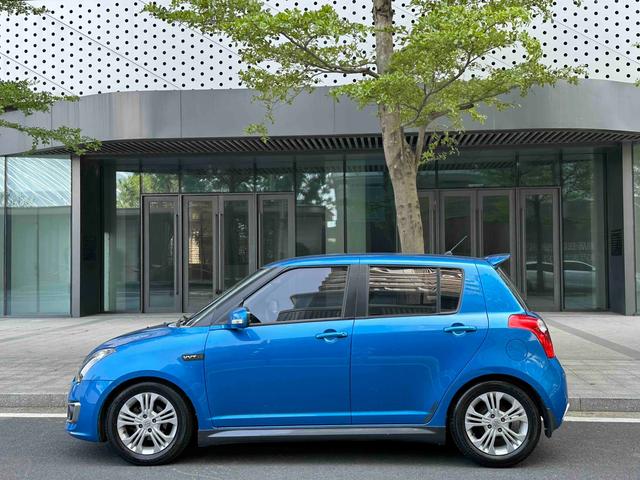 Suzuki Swift 2014 car image #12