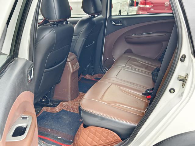 Forthing JOYEAR X5 2015 car image #12