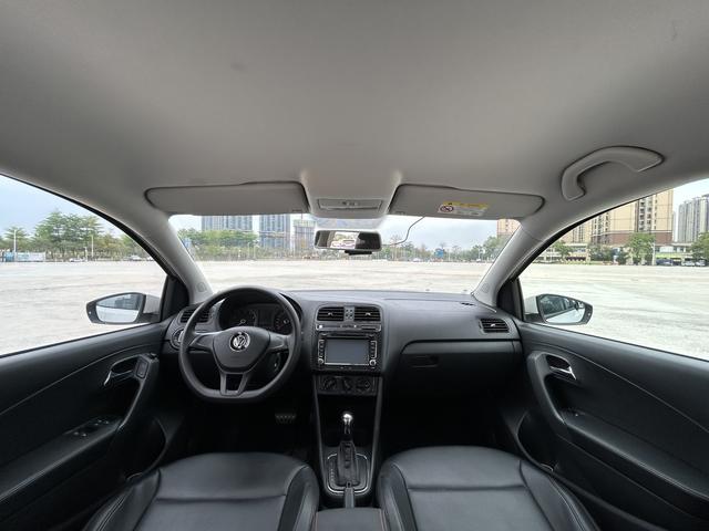 Volkswagen Polo 2018 car image #12